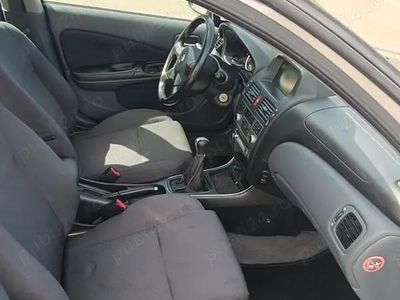 Utilizat 2005 Nissan Almera Hatchback | 1.450 EUR