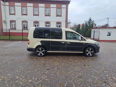 second-hand VW Caddy Maxi 2012 7 locuri Motor 2.0 TDI 140 cp Euro 5 Cutie 6 trepte