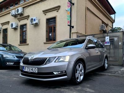 second-hand Skoda Octavia Combi 1.6 TDI DSG Premium Edition