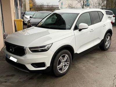 Culoarealb Utilizat 2020 Volvo XC40 Momentum SUV | 17.990 EUR (Preț OK)