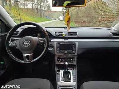 Second-hand VW Passat Comfortline 170 CP (125 kW) 2012 Culoarealbastru Berlinǎ