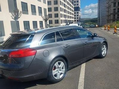 Second-hand Opel Insignia Sport 160 CP (117 kW) 2010 Gri Break