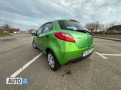 Second-hand Mazda 2 55 CP (40 kW) 2008 Verde Berlinǎ