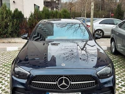 Culoarealbastru Utilizat 2022 Mercedes E220 Berlinǎ | 46.000 EUR (Scump)