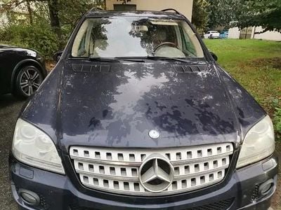 Albastru Utilizat 2006 Mercedes ML300 SUV | 4.900 EUR