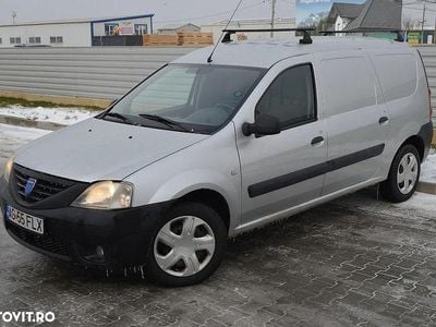 Second-hand Dacia Logan 86 CP (63 kW) 2010 Culoareargint Pickup