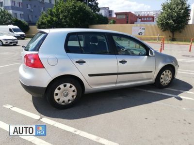 Gri Utilizat 2005 VW Golf IV Hatchback | 3.900 EUR (Scump)