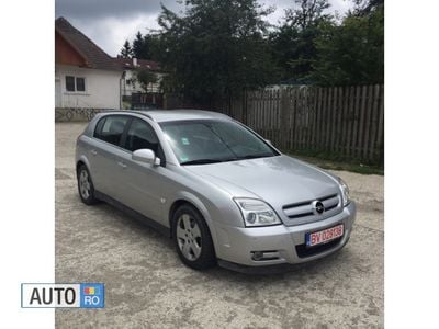 Argintiu Utilizat 2003 Opel Signum Hatchback | 1.450 EUR