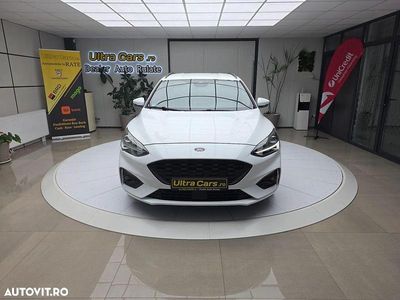 Second-hand Ford Focus 150 CP (110 kW) 2018 Culoarealb Break
