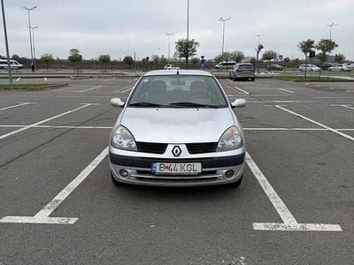 Second-hand Renault Clio II 65 CP (47 kW) 2005 Culoaregri Berlinǎ