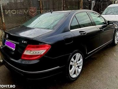 Second-hand Mercedes C200 Avantgarde 136 CP (100 kW) 2008 Negru Berlinǎ
