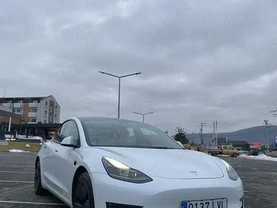 Second-hand Tesla Model 3 361 kW (492 CP) 2022 Alb Berlinǎ