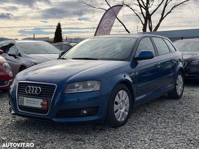Second-hand Audi A3 Ambition 125 CP (91 kW) 2010 Culoarealbastru Hatchback