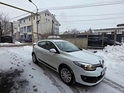 Culoarealb Utilizat 2015 Renault Mégane III Expression Hatchback | 6.500 EUR (Puțin scump)