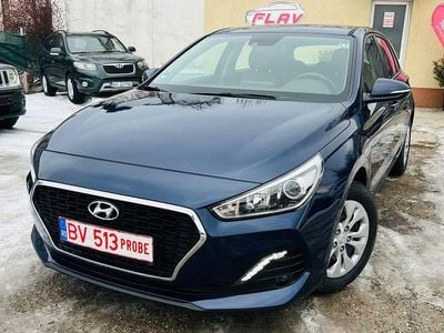 Second-hand Hyundai i30 Advantage 99 CP (72 kW) 2019 Culoarealbastru Hatchback