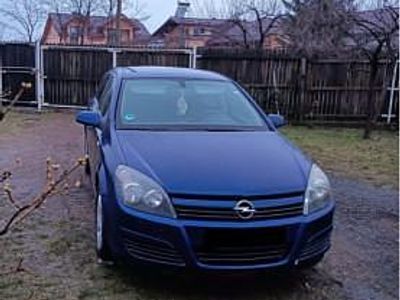 Second-hand Opel Astra 105 CP (77 kW) 2004 Albastru Berlinǎ