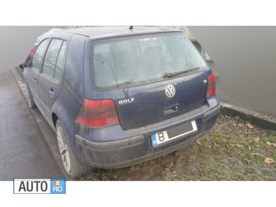 Second-hand VW Golf IV 105 CP (77 kW) 2002 Albastru Hatchback
