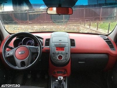 Culoarenegru Utilizat 2012 Kia Soul SUV | 6.800 EUR