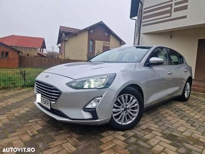 Culoarealbastru Utilizat 2022 Ford Focus Business Edition Hatchback | 12.950 EUR (Puțin scump)
