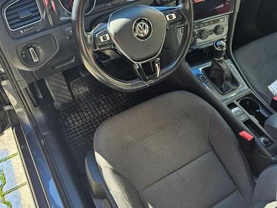 Culoarenegru Utilizat 2018 VW Golf VII Comfortline Break | 7.800 EUR (Preț bun)