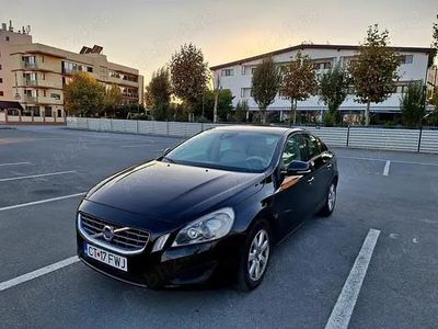 Second-hand Volvo S60 120 CP (88 kW) 2011 Negru Berlinǎ