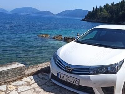 Alb Utilizat 2016 Toyota Corolla Berlinǎ | 6.999 EUR