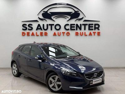 Second-hand Volvo V40 Kinetic 190 CP (139 kW) 2015 Culoarealbastru Hatchback