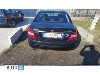 Second-hand Mercedes C200 136 CP (100 kW) 2010 Negru Cabrio
