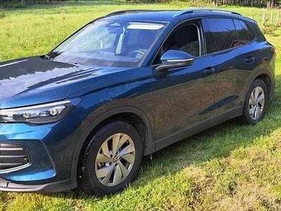 Albastru Utilizat 2024 VW Tiguan SUV | 34.000 EUR (Puțin scump)