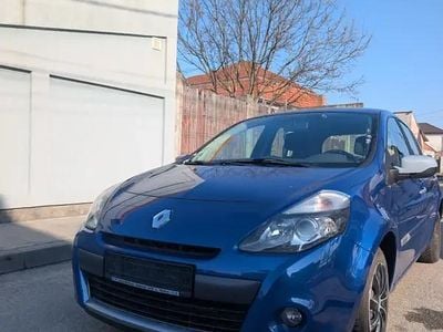Utilizat 2009 Renault Clio II Berlinǎ | 2.100 EUR (Preț bun)