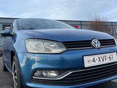 Second-hand VW Polo Highline 90 CP (66 kW) 2014 Culoarealbastru