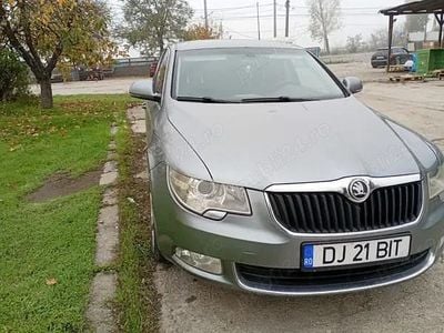 Gri Utilizat 2010 Skoda Superb Berlinǎ | 4.490 EUR