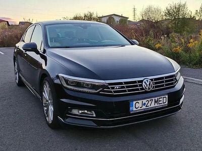 Culoarenegru Utilizat 2016 VW Passat Highline Berlinǎ | 13.400 EUR (Preț OK)