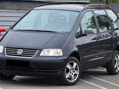 Culoarenegru Utilizat 2010 VW Sharan Highline Monovolum | 3.780 EUR