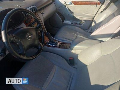 Second-hand Mercedes C200 116 CP (85 kW) 2001 Albastru Berlinǎ