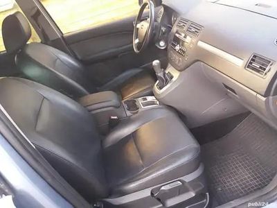 Second-hand 2006 Ford C-MAX Ghia Monovolum | 3.300 EUR