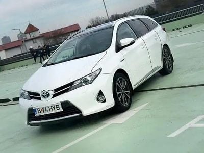 Second-hand Toyota Auris Hybrid 130 CP (95 kW) 2013 Break