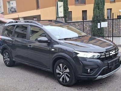 Gri Utilizat 2022 Dacia Jogger Monovolum | 11.899 EUR (Super Preț)