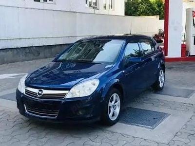Utilizat 2009 Opel Astra Hatchback | 2.400 EUR (Preț OK)