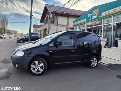 Culoarenegru Utilizat 2010 VW Caddy Edition Monovolum | 5.990 EUR (Preț bun)