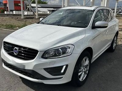 Second-hand Volvo XC60 R-Design 190 CP (139 kW) 2016 Alb SUV
