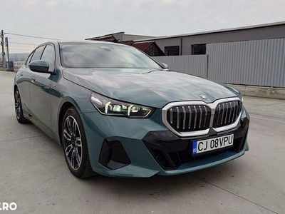 Culoarealbastru Second-hand 2024 BMW 520 Berlinǎ | 51.500 EUR (Puțin scump)