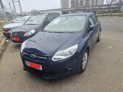 Second-hand Ford Focus 100 CP (73 kW) 2014 Albastru Berlinǎ