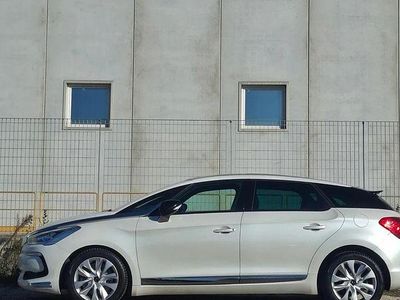 Second-hand DS Automobiles DS5 Sport Chic 180 CP (132 kW) 2016 Culoarealb Hatchback