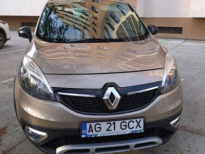 Second-hand Renault Scénic III Bose Edition 110 CP (80 kW) 2015 Culoarebej Monovolum