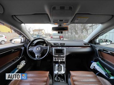 Alb Utilizat 2013 VW Passat Break | 9.200 EUR (Puțin scump)