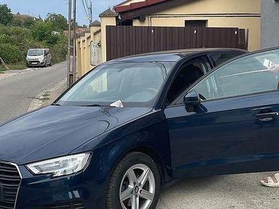 Culoarealbastru Utilizat 2019 Audi A3 Hatchback | 15.500 EUR (Preț OK)