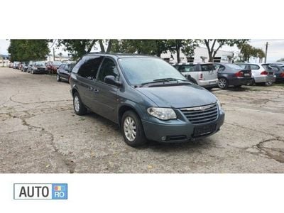 Second-hand Chrysler Voyager 150 CP (110 kW) 2006 Argint Monovolum