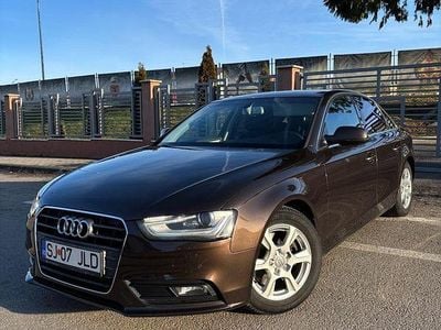 Second-hand Audi A4 Sport 143 CP (105 kW) 2012 Culoaremaro Berlinǎ