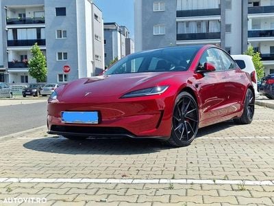 Second-hand Tesla Model 3 Performance 377 kW (513 CP) 2024 Culoarerosu Berlinǎ